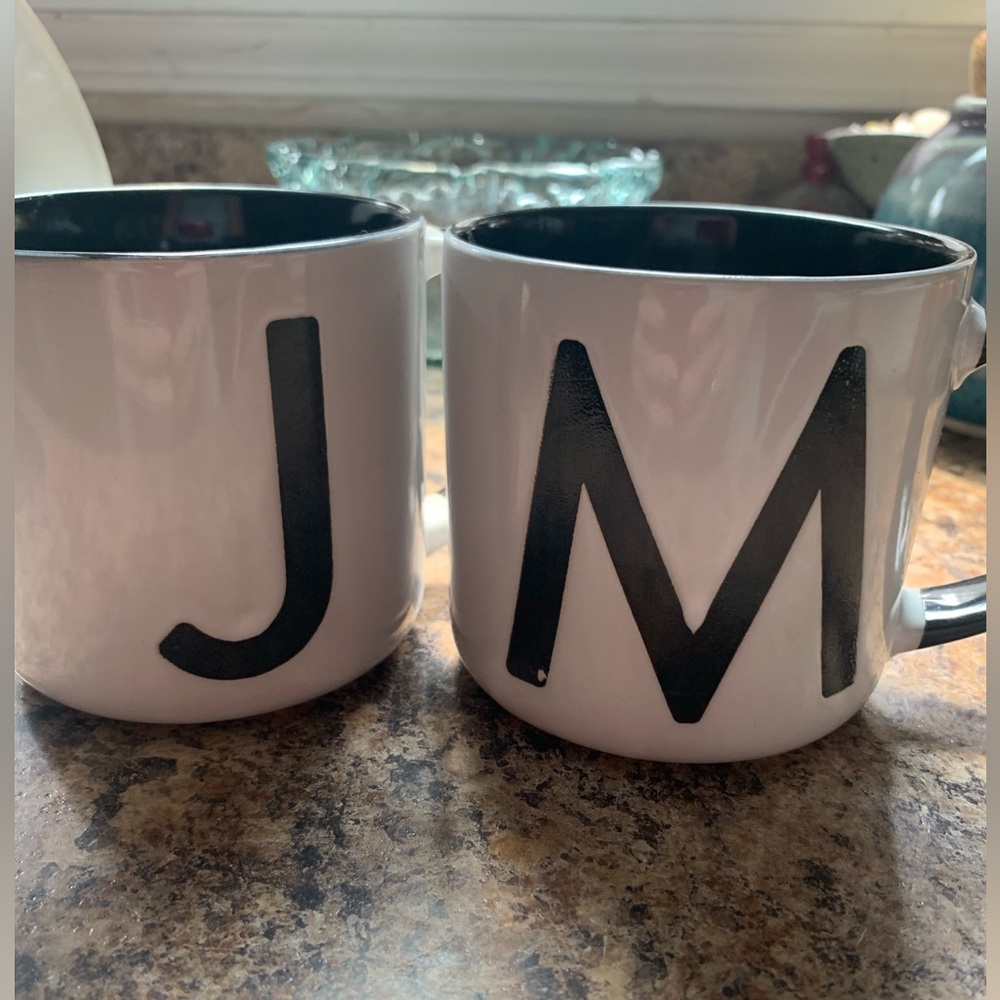 Monogrammed Black and White Mugs Set